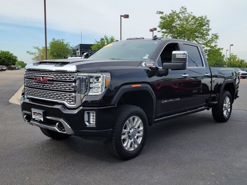 Used 2023 GMC Sierra 2500 Denali w/ Denali Black Diamond Edition AWD/4WD image 4