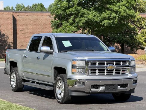 Used 2015 Chevrolet Silverado 1500 LTZ Z71 w/ LTZ Plus Package AWD/4WD image 3
