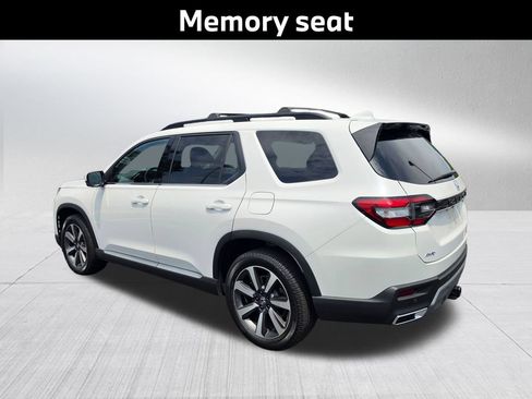 Used 2025 Honda Pilot Elite image 9