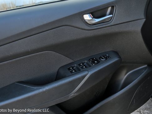 Used 2022 Hyundai Accent SEL image 21