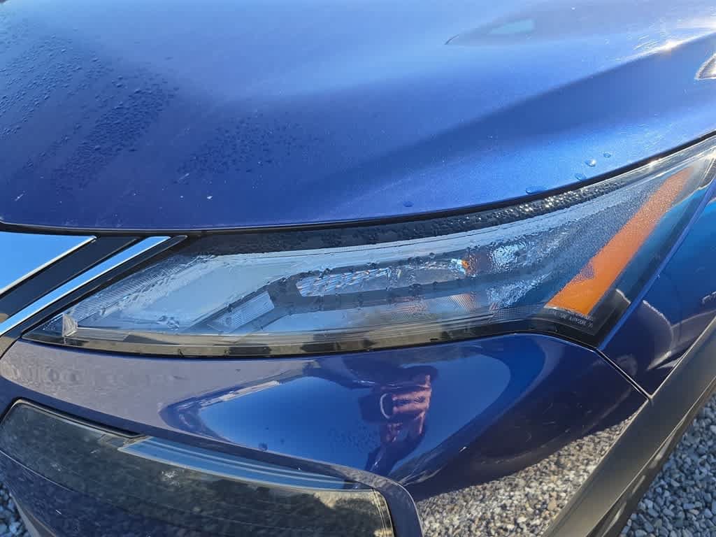 Used 2023 Nissan Rogue S AWD/4WD image 2