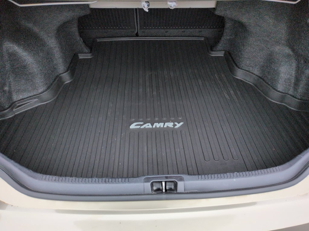 Used 2017 Toyota Camry SE FWD image 23