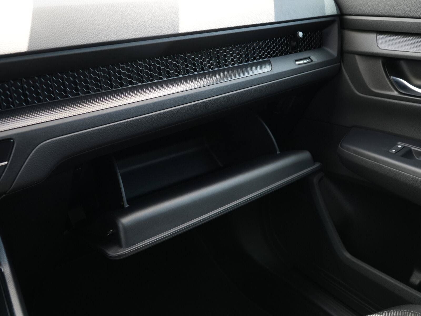Used 2025 Honda CR-V LX image 27