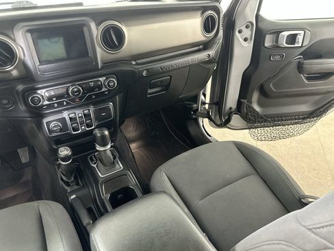 Used 2018 Jeep Wrangler Unlimited Sport S AWD/4WD image 19