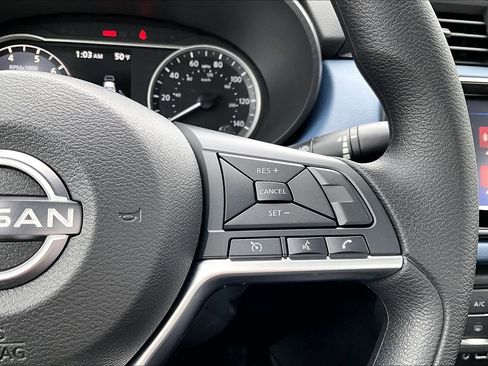 Used 2025 Nissan Versa SV w/ Trunk Package image 4