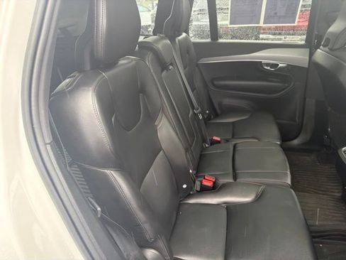 Used 2022 Volvo XC90 T5 Momentum w/ Climate Package AWD/4WD image 14
