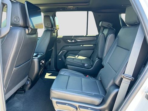 Used 2023 GMC Yukon Denali w/ Advanced Technology Package AWD/4WD image 25