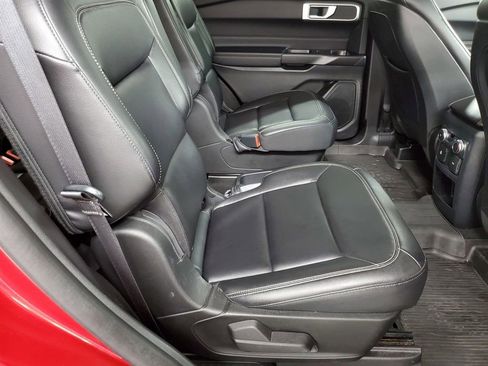 Used 2020 Ford Explorer XLT w/ Equipment Group 202A image 21