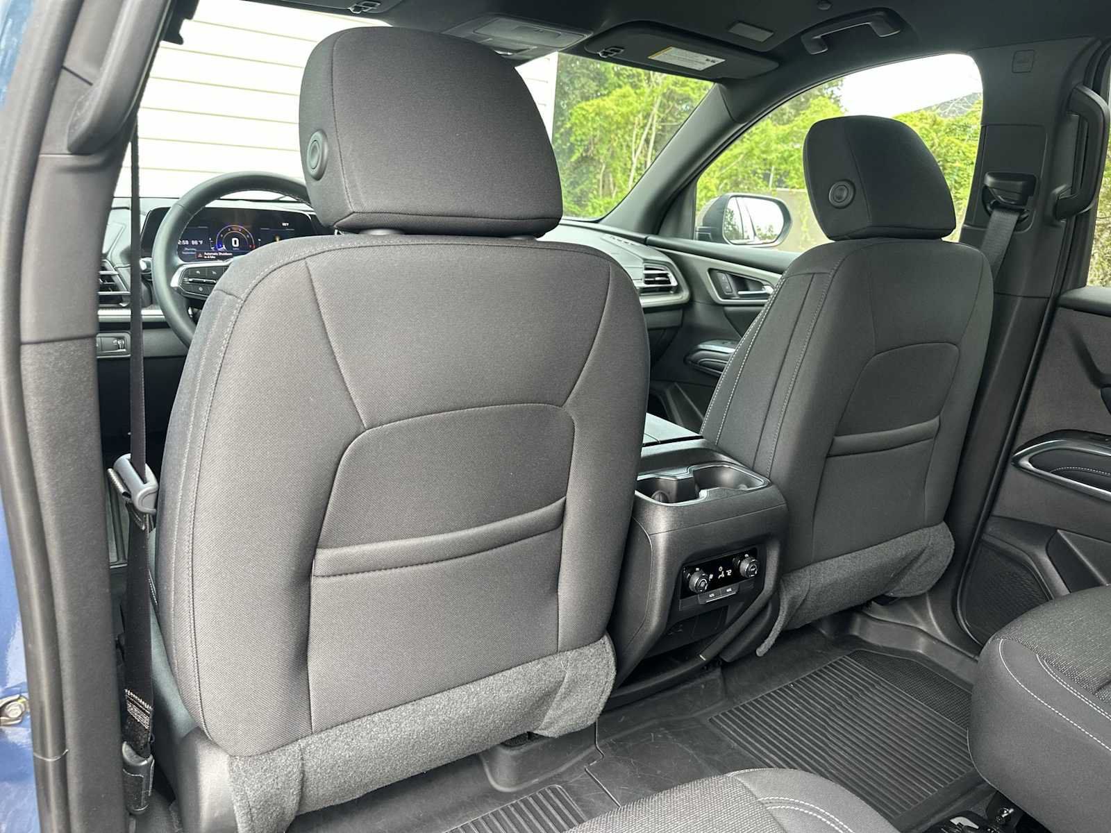 Certified 2025 Chevrolet Traverse LT FWD image 16