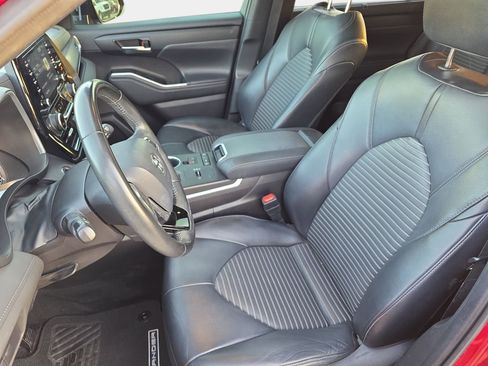 Used 2021 Toyota Highlander XSE image 15