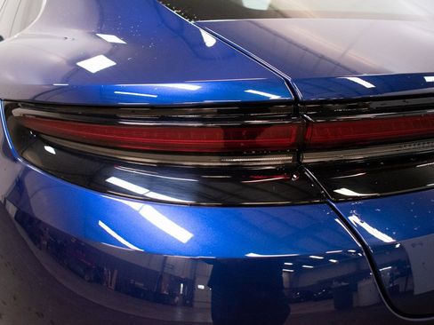 Certified 2024 Porsche Panamera 4 image 12