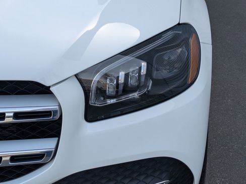 Used 2023 Mercedes-Benz GLS 450 4MATIC image 10