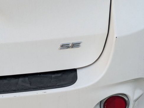 Used 2016 Toyota Sienna SE image 22