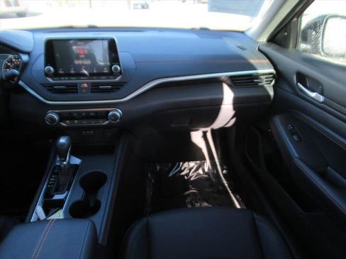 Used 2022 Nissan Altima 2.5 SR image 14