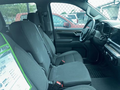 Used 2023 Chevrolet Silverado 1500 LT AWD/4WD image 3