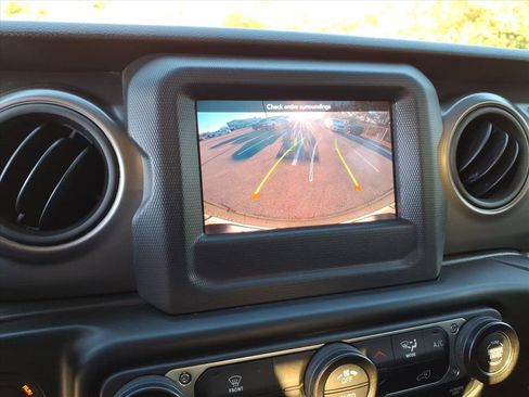 Used 2021 Jeep Wrangler Unlimited Sport image 24