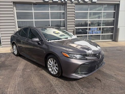 Used 2020 Toyota Camry LE w/ Cold Weather Package image 4