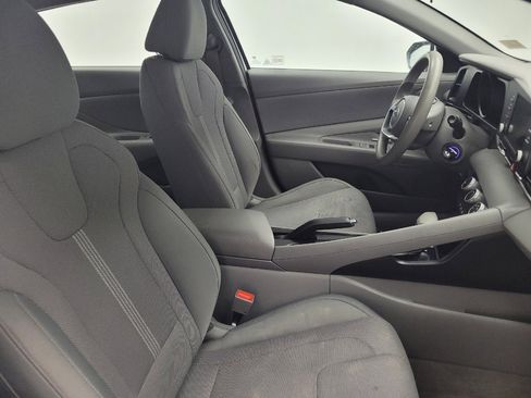 Used 2021 Hyundai Elantra SE image 21