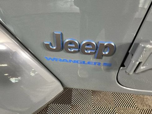 Used 2024 Jeep Wrangler Unlimited AWD/4WD image 9