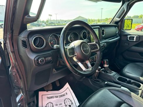 Used 2020 Jeep Gladiator Overland AWD/4WD image 24