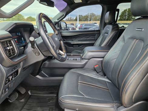 Used 2023 Ford Expedition Max Platinum image 9