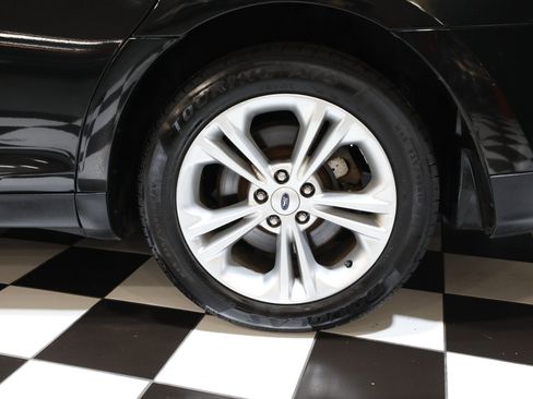 Used 2013 Ford Taurus SEL FWD image 28