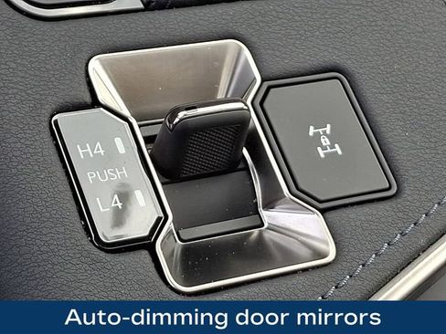 Used 2025 Lexus GX 550 w/ Accessory Package (2T) image 30