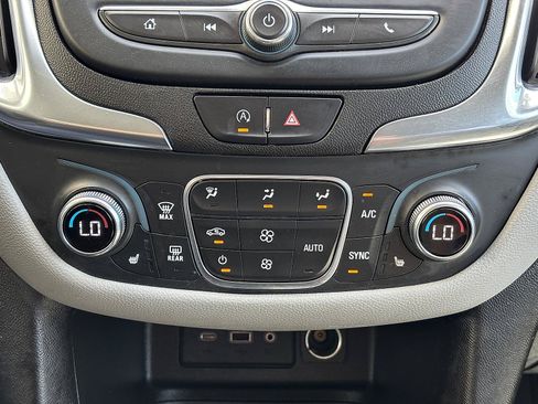 Used 2022 Chevrolet Equinox LT AWD/4WD image 25
