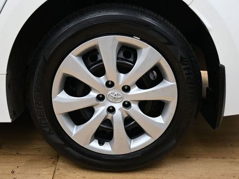 Used 2024 Toyota Corolla LE FWD image 18