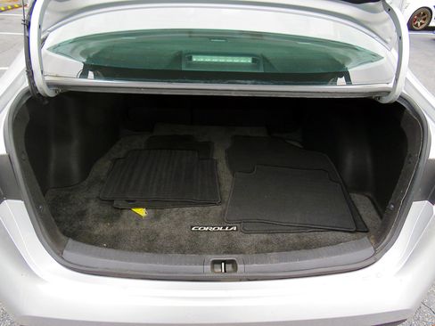 Used 2021 Toyota Corolla LE w/ Carpet Mat Package (TMS) image 16