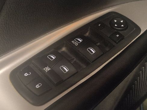 Used 2017 Dodge Journey SE w/ Flexible Seating Group image 27