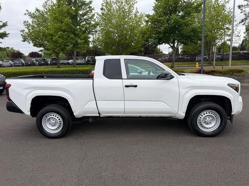 Used 2024 Toyota Tacoma SR RWD image 9