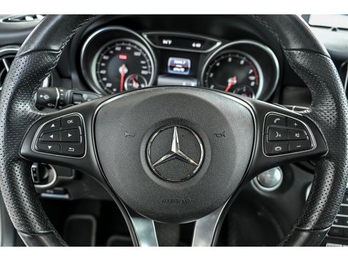 Used 2019 Mercedes-Benz GLA 250 4MATIC image 17