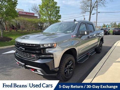 Used 2021 Chevrolet Silverado 1500 LT Trail Boss w/ Convenience Package II image 3