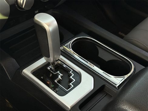 Used 2017 Toyota Tundra SR5 image 19