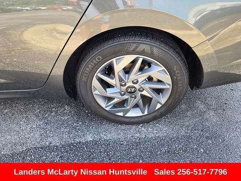 Used 2024 Hyundai Elantra SEL FWD image 14