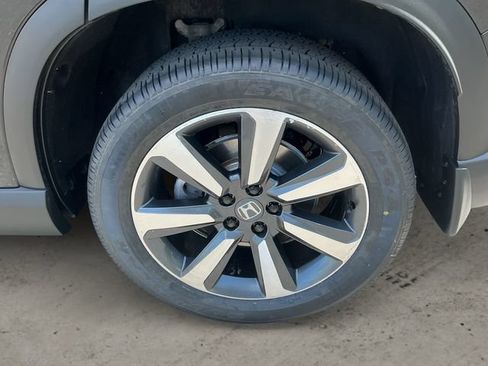 Used 2024 Honda Pilot Touring image 14