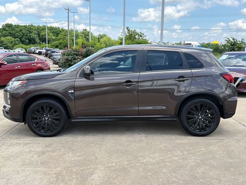 Used 2020 Mitsubishi Outlander Sport ES FWD image 2