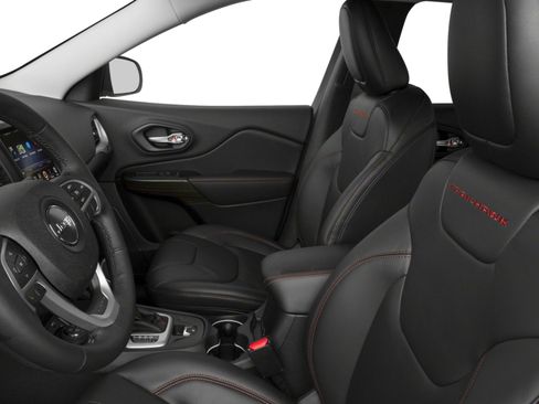 Used 2016 Jeep Cherokee Trailhawk w/ Cold Weather Group image 7