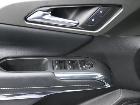 Certified 2025 Chevrolet Traverse LT image 12