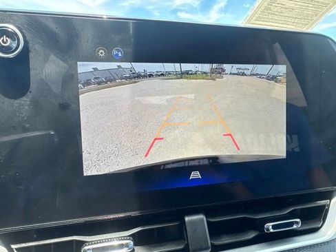 Used 2026 Chevrolet Equinox LT FWD image 13