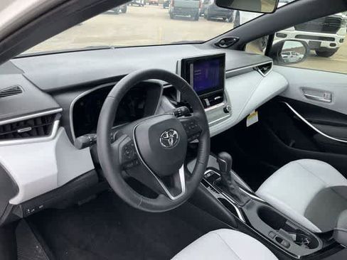 Used 2025 Toyota Corolla XSE FWD image 10