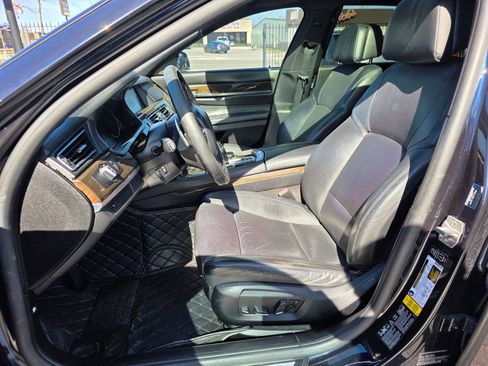 Used 2014 BMW 750Li xDrive image 10