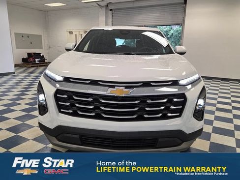 New 2027 Chevrolet Equinox LT FWD image 2