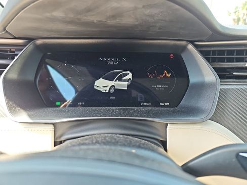 Used 2018 Tesla Model X 75D image 10