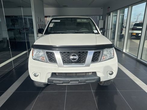 Used 2019 Nissan Frontier Desert Runner image 2