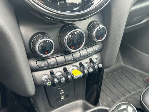 Used 2022 MINI Cooper SE FWD image 26