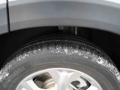 Certified 2023 Honda HR-V LX image 30