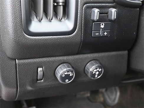 Used 2018 Chevrolet Colorado ZR2 image 20