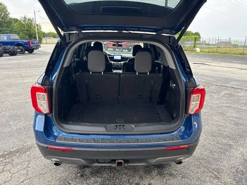 Used 2022 Ford Explorer XLT w/ Equipment Group 202A AWD/4WD image 22